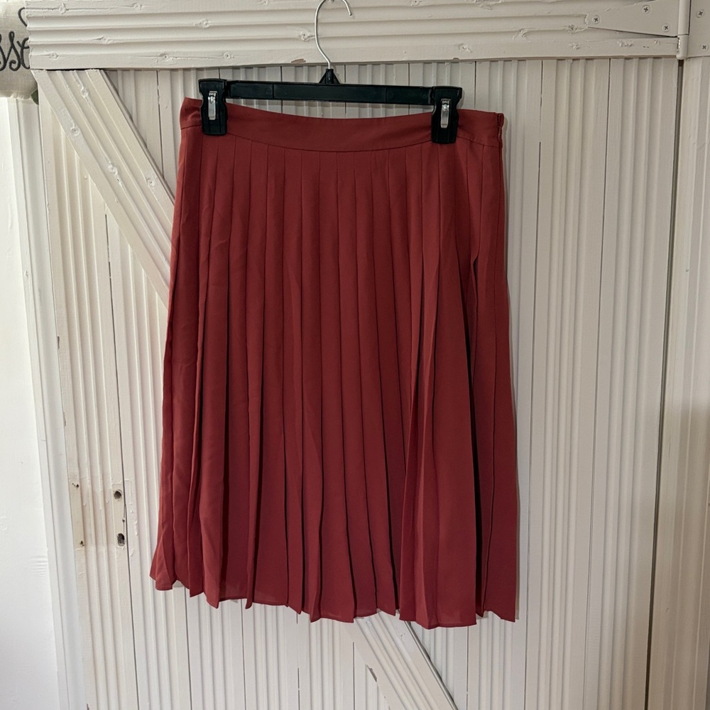 Ann Taylor factory mauve pleated skirt size 4